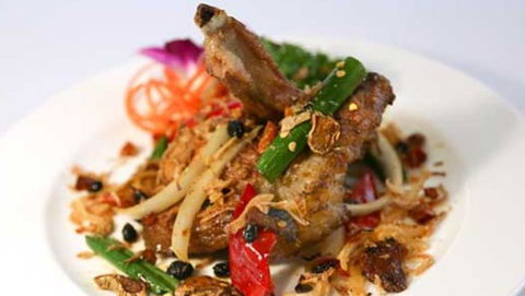 Dragon Boat Restaurant - Accommodation Whitsundays 2