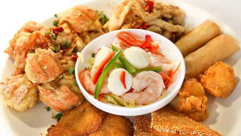 Dragon Boat Restaurant - Accommodation Whitsundays 3