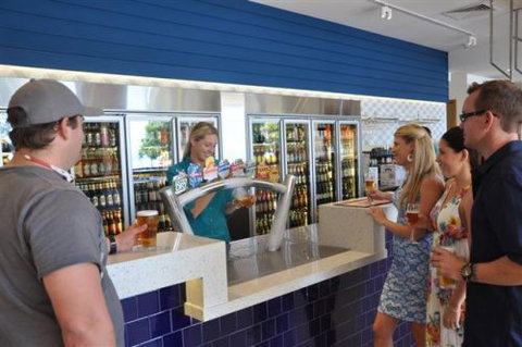 Beach House Hotel - Accommodation Whitsundays 3