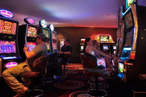 Beach House Hotel - Accommodation Whitsundays 4