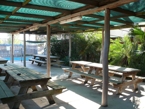 Jambin Hotel-Motel - Accommodation Whitsundays 3