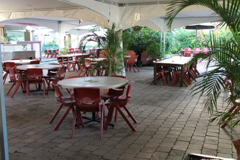 Victoria Park Hotel - Accommodation Whitsundays 4