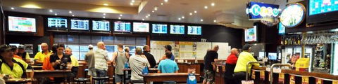 Central Park Tavern - Accommodation Whitsundays 0