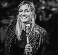 Fireside Jazz Dinner with Ellas Holiday - Accommodation Whitsundays
