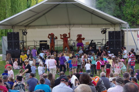 Regional Australia Bank Inverell Sapphire City Festival - Accommodation Whitsundays 1