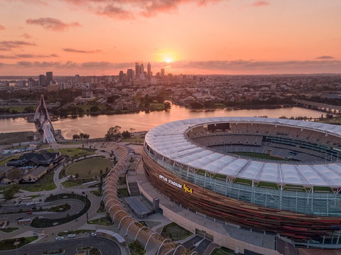 Geelong Cats V Collingwood - AFL Round 7 - Accommodation Whitsundays 0