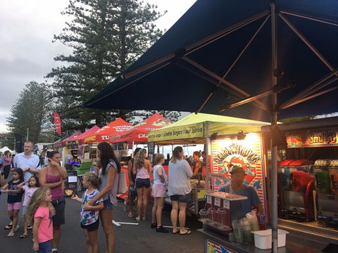 Twilight Markets Caloundra - Accommodation Whitsundays 2