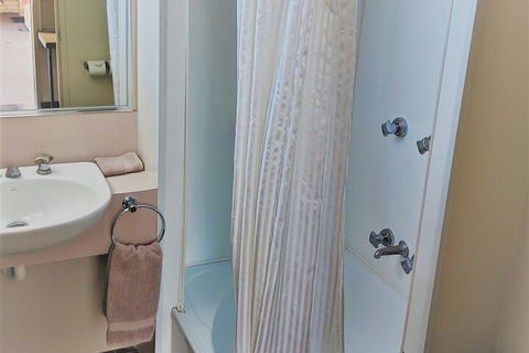 Miners Lodge Motor Inn - Accommodation Whitsundays 4