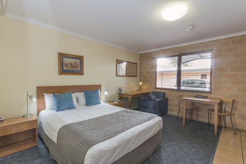 Windmill Motel And Events Centre - Accommodation Whitsundays 6