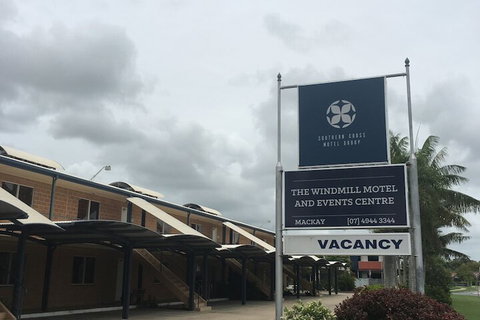 Windmill Motel And Events Centre - Accommodation Whitsundays 2