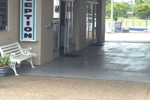 Econo Lodge Park Lane - Accommodation Whitsundays 1