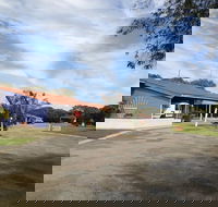 Emu Beach Chalets - Accommodation Whitsundays