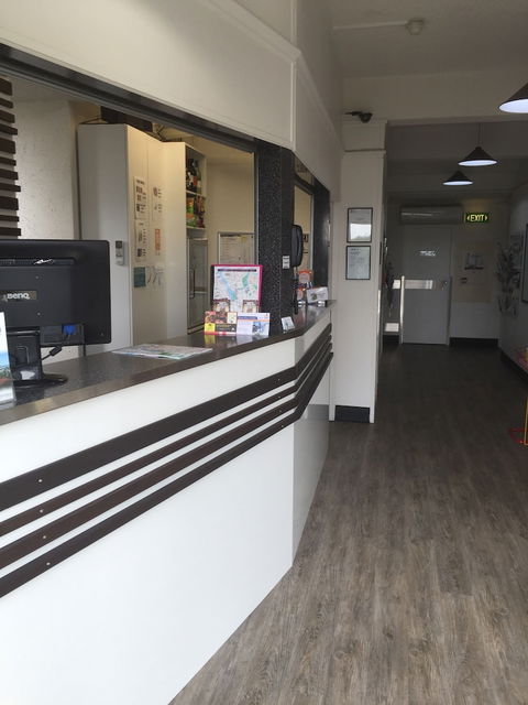 Adina Place Motel Apartments - Accommodation Whitsundays 0
