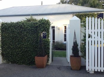 Oscars Waterfront Boutique Hotel - Accommodation Whitsundays 3