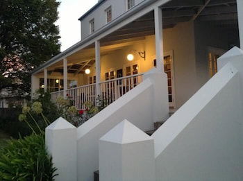 Oscars Waterfront Boutique Hotel - Accommodation Whitsundays 0