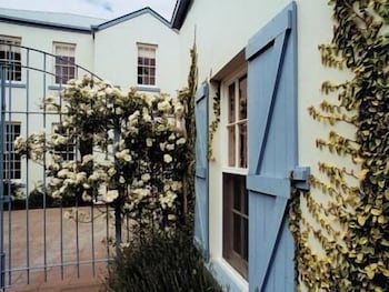 Oscars Waterfront Boutique Hotel - Accommodation Whitsundays 2