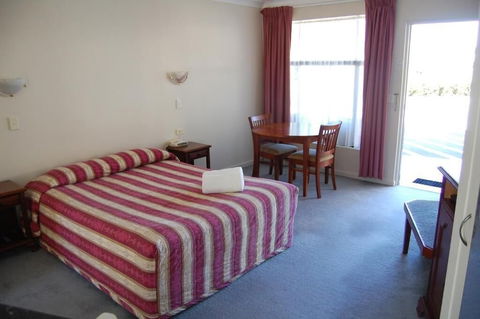 Elite Motor Inn - Accommodation Whitsundays 2