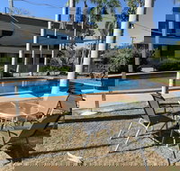 Pine Tree Motel - Accommodation Whitsundays