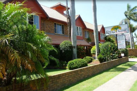 Royal Palms Motor Inn - Accommodation Whitsundays 0