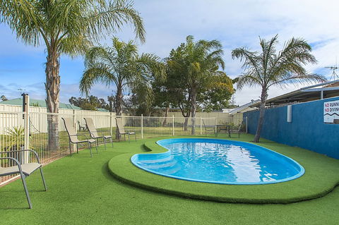 Citrus Valley Motel - Accommodation Whitsundays 1