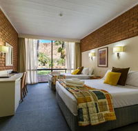Alice in The Territory - Accommodation Whitsundays