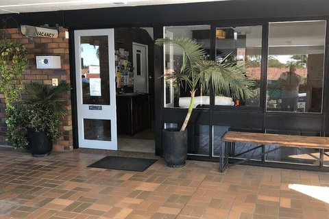 Matador Motor Inn - Accommodation Whitsundays 1