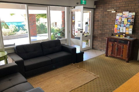 Matador Motor Inn - Accommodation Whitsundays 2