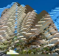 Beach House Seaside Resort Coolangatta - Accommodation Whitsundays