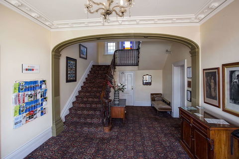 Quality Hotel Bentinck - Accommodation Whitsundays 4