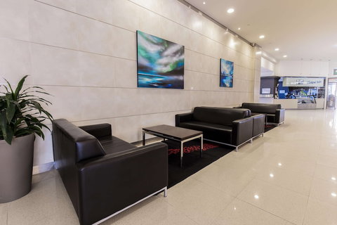 Oaks Glenelg Plaza Pier Suites - Accommodation Whitsundays 5