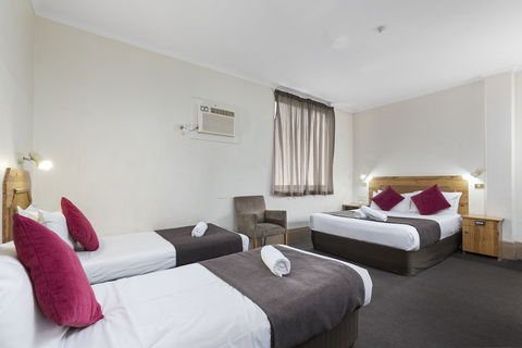 Adelaide Paringa - Accommodation Whitsundays 4