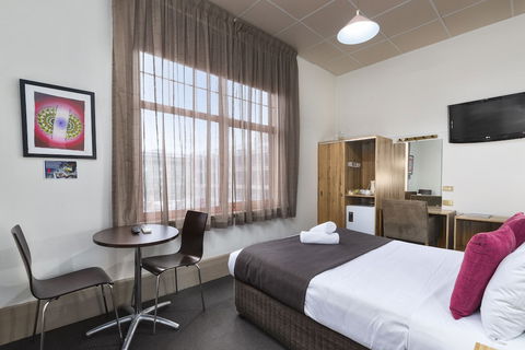 Adelaide Paringa - Accommodation Whitsundays 5