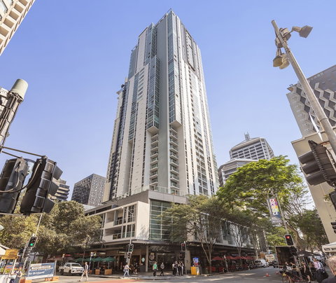 Oaks Brisbane Festival Suites - Accommodation Whitsundays 2