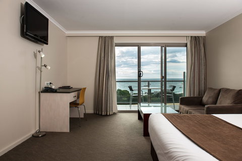 Beachfront At Bicheno - Accommodation Whitsundays 5