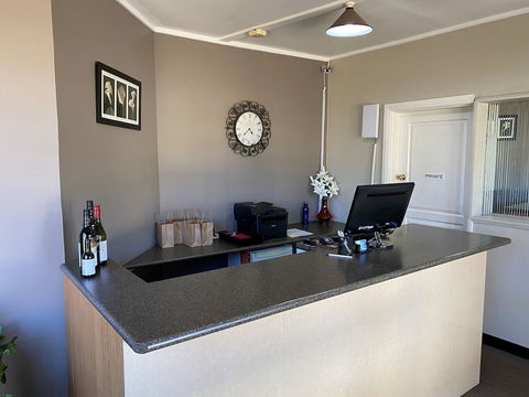 Country Gardens Motel - Accommodation Whitsundays 3