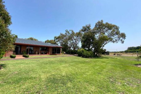 Jacaranda Wey B & B - Accommodation Whitsundays 2