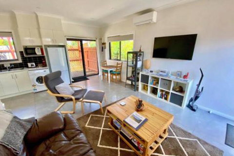 Jacaranda Wey B & B - Accommodation Whitsundays 5