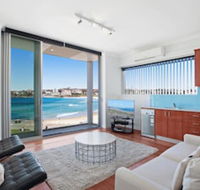 Bondi Vista Beachfront Apartment - Accommodation Whitsundays
