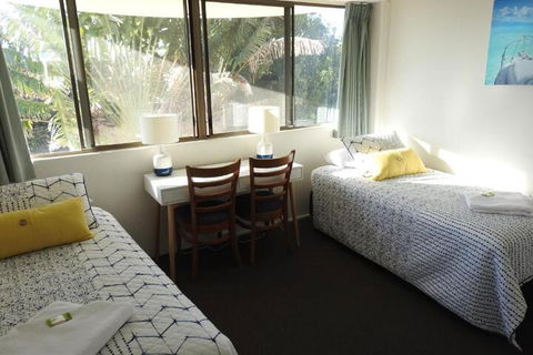 Placid Waters Holiday Apartments - Accommodation Whitsundays 3