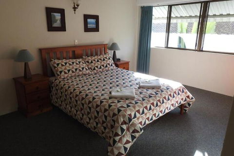 Placid Waters Holiday Apartments - Accommodation Whitsundays 5