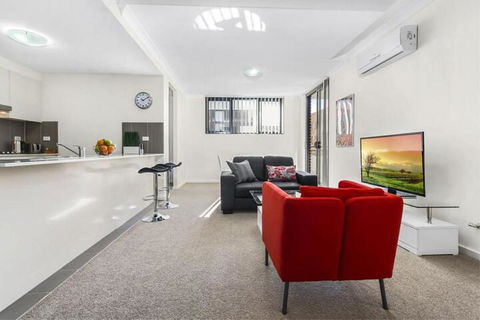 Astra Apartments Liverpool - Accommodation Whitsundays 7