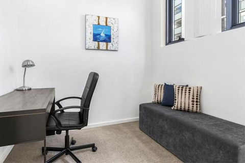 Astra Apartments Liverpool - Accommodation Whitsundays 2