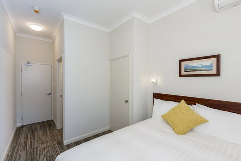 Gallery Hotel - Accommodation Whitsundays 2