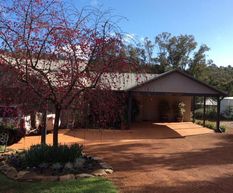 Rickaty On Blackwood - Accommodation Whitsundays 1