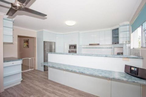 City Beach Holiday House - Accommodation Whitsundays 6