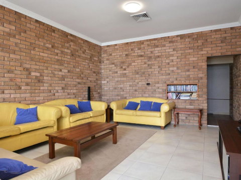 The House On The Lake At Fishing Point Lake Macquarie Honestly Put The Line In & Catch Fish - Accommodation Whitsundays 1