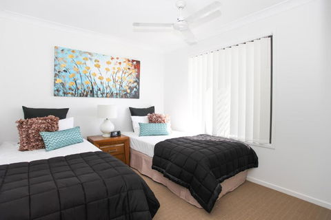 Beach Breeze Holiday House - Accommodation Whitsundays 2