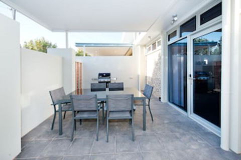 Loxton Courthouse Apartments - Accommodation Whitsundays 0