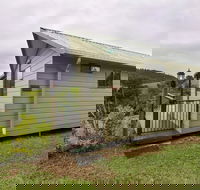 Mena Creek Flower House - Accommodation Whitsundays