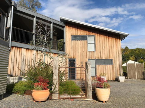 Sajes House & Pod - Accommodation Whitsundays 2